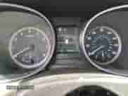 2017 Hyundai Santa Fe 2.4L z VIN 5NMZUDLB3HH025020, wystawiony jako Copart lot #84997425 z przebiegiem 139 041 mil mil oraz Szkoda całkowita • Salvage title. Historia ofert i sprzedaży dostępna na DreamBid. Obrazek 9.