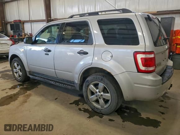 ✅ 2010 Ford Escape XLT • VIN: 1FMCU9DG7AKD29728 • Lot: 94086055. Wystawiony na Copart z przebiegiem 192 401 mil. Bezpłatny archiwum sprzedaży aukcyjnych z USA i szczegółowy raport historii pojazdu na DreamBid. Zdjęcie 2.