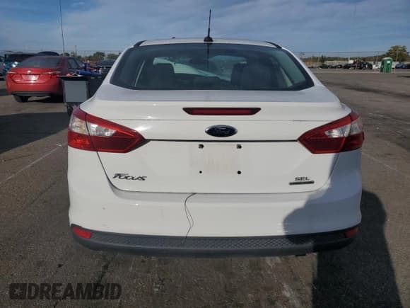 ✅ 2012 Ford Focus SEL • VIN: 1FAHP3H21CL373871 • Lot: 89835065. Wystawiony na Copart z przebiegiem Nie podano. Bezpłatny archiwum sprzedaży aukcyjnych z USA i szczegółowy raport historii pojazdu na DreamBid. Zdjęcie 6.