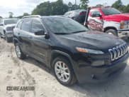 ✅ 2018 Jeep Cherokee Latitude • VIN: 1C4PJLCB4JD595102 • Lot: 43359901. Wystawiony na IAAI z przebiegiem Nie podano. Bezpłatny archiwum sprzedaży aukcyjnych z USA i szczegółowy raport historii pojazdu na DreamBid. Zdjęcie 1.