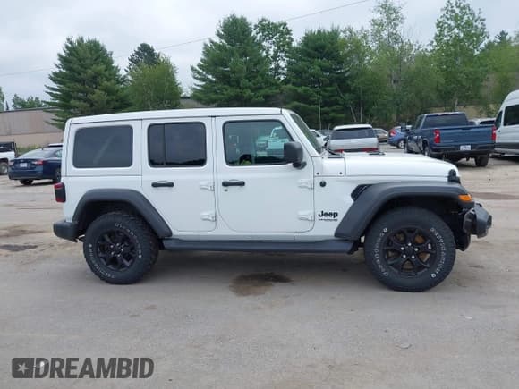 ✅ 2022 Jeep Wrangler Unlimited Sport S • VIN: 1C4HJXDG5NW156250 • Lot: 42601680. Wystawiony na IAAI z przebiegiem 56 083 mil. Bezpłatny archiwum sprzedaży aukcyjnych z USA i szczegółowy raport historii pojazdu na DreamBid. Zdjęcie 13.