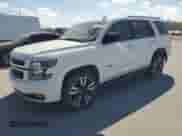 2020 Chevrolet Tahoe Premier z VIN 1GNSCCKJ5LR117426, wystawiony jako Copart lot #50105635 z przebiegiem Nie podano mil oraz Czysty tytuł • Clean title. Historia ofert i sprzedaży dostępna na DreamBid. Obrazek 1.