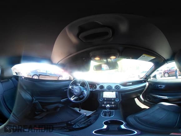 ✅ 2018 Ford Mustang EcoBoost Premium • VIN: 1FATP8UH6J5111444 • Lot: 42321788. Wystawiony na IAAI z przebiegiem 35 261 mil. Bezpłatny archiwum sprzedaży aukcyjnych z USA i szczegółowy raport historii pojazdu na DreamBid. Zdjęcie 18.