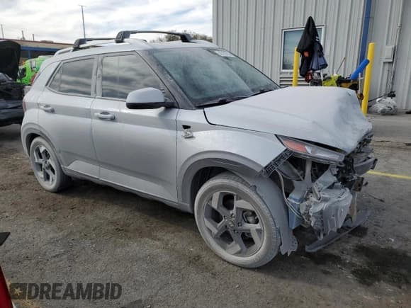 ✅ 2021 Hyundai Venue SEL • VIN: KMHRC8A30MU099824 • Lot: 43165155. Listed on Copart with 28,243 mi. Free auction sales archive from the USA and detailed vehicle history report at DreamBid. Image 4.