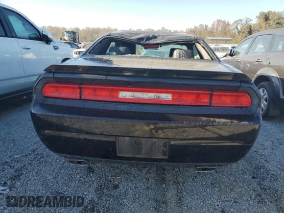 ✅ 2010 Dodge Challenger R/T Classic • VIN: 2B3CJ5DT9AH118834 • Lot: 76381744. Wystawiony na Copart z przebiegiem 103 246 mil. Bezpłatny archiwum sprzedaży aukcyjnych z USA i szczegółowy raport historii pojazdu na DreamBid. Zdjęcie 6.