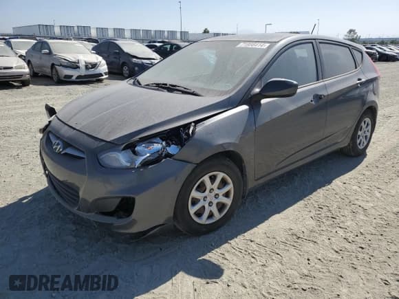 ✅ 2013 Hyundai Accent GS • VIN: KMHCT5AE9DU079013 • Лот: 71956414. Опубликован ранее на Copart с пробегом 62 158 миль. Бесплатный доступ к архиву аукционных продаж из США и подробный отчёт об истории автомобиля на DreamBid. Изображение 1.