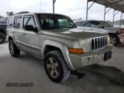 ✅ 2008 Jeep Commander Sport • VIN: 1J8HG48K98C129806 • Лот: 82295765. Опубликован ранее на Copart с пробегом 189 557 миль. Бесплатный доступ к архиву аукционных продаж из США и подробный отчёт об истории автомобиля на DreamBid. Изображение 4.