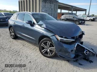 ✅ 2021 Volvo XC60 Momentum • VIN: YV4102DK2M1845960 • Lot: 70849052. Listed on Copart with 17,933 mi. Free auction sales archive from the USA and detailed vehicle history report at DreamBid. Image 4.