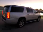 ✅ 2017 Chevrolet Suburban Premier • VIN: 1GNSKJKC9HR179251 • Lot: 80099644. Wystawiony na Copart z przebiegiem 102 001 mil. Bezpłatny archiwum sprzedaży aukcyjnych z USA i szczegółowy raport historii pojazdu na DreamBid. Zdjęcie 3.