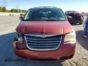 ✅ 2010 Chrysler Town & Country Touring Plus • VIN: 2A4RR8D13AR338489 • Lot: 83876465. Wystawiony na Copart z przebiegiem 137 572 mil. Bezpłatny archiwum sprzedaży aukcyjnych z USA i szczegółowy raport historii pojazdu na DreamBid. Zdjęcie 5.