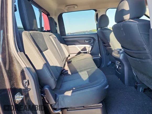 ✅ 2017 Nissan Titan SV • VIN: 1N6AA1F22HN549081 • Лот: 71369845. Опубликован ранее на Copart с пробегом 113 843 миль. Бесплатный доступ к архиву аукционных продаж из США и подробный отчёт об истории автомобиля на DreamBid. Изображение 10.