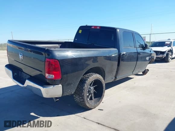 ✅ 2019 Ram 1500 SLT • VIN: 1C6RR6TT0KS572044 • Лот: 40825845. Опубликован ранее на IAAI с пробегом 122 693 миль. Бесплатный доступ к архиву аукционных продаж из США и подробный отчёт об истории автомобиля на DreamBid. Изображение 4.