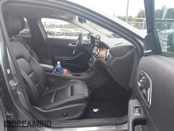 ✅ 2019 Mercedes-Benz GLA 250 • VIN: WDCTG4GB1KJ586416 • Лот: 43270799. Опубликован ранее на IAAI с пробегом 69 353 миль. Бесплатный доступ к архиву аукционных продаж из США и подробный отчёт об истории автомобиля на DreamBid. Изображение 5.