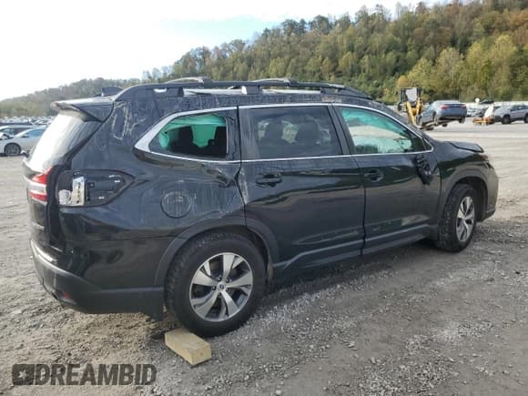 ✅ 2019 Subaru Ascent Premium • VIN: 4S4WMAFD2K3485141 • Lot: 87068755. Listed on Copart with Not provided. Free auction sales archive from the USA and detailed vehicle history report at DreamBid. Image 3.