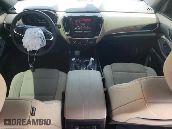 ✅ 2023 Chevrolet Traverse LS • VIN: 1GNERFKW9PJ213153 • Lot: 67842944. Wystawiony na Copart z przebiegiem 13 056 mil. Bezpłatny archiwum sprzedaży aukcyjnych z USA i szczegółowy raport historii pojazdu na DreamBid. Zdjęcie 8.