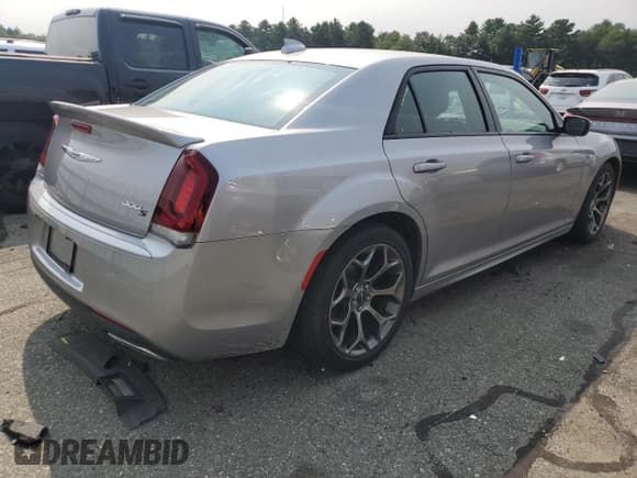 ✅ 2017 Chrysler 300 S Alloy Edition • VIN: 2C3CCABG7HH508143 • Lot: 66607125. Listed on Copart with 13,846 mi. Free auction sales archive from the USA and detailed vehicle history report at DreamBid. Image 3.