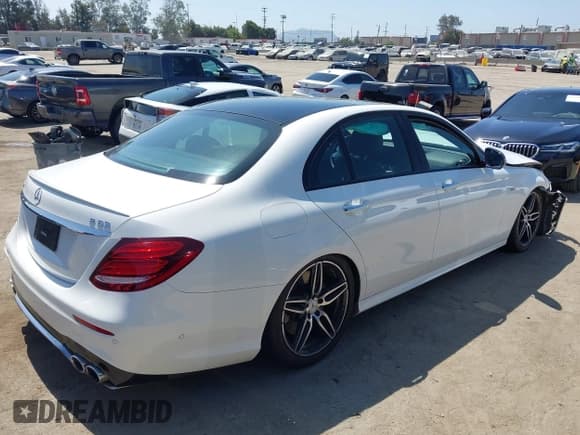 ✅ 2019 Mercedes-Benz E 53 AMG • VIN: WDDZF6BBXKA493065 • Lot: 42519867. Listed on IAAI with 53,105 mi. Free auction sales archive from the USA and detailed vehicle history report at DreamBid. Image 4.