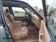 ✅ 1995 Ford Explorer Eddie Bauer • VIN: 1FMDU34X0SZB58637 • Lot: 43916436. Listed on IAAI with 193,286 mi. Free auction sales archive from the USA and detailed vehicle history report at DreamBid. Image 5.