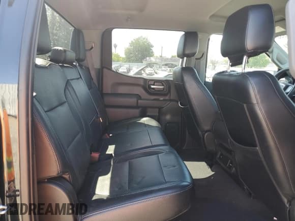 ✅ 2021 GMC Sierra 1500 • VIN: 1GTU9AEF8MZ229571 • Lot: 51665955. Wystawiony na Copart z przebiegiem 96 058 mil. Bezpłatny archiwum sprzedaży aukcyjnych z USA i szczegółowy raport historii pojazdu na DreamBid. Zdjęcie 11.