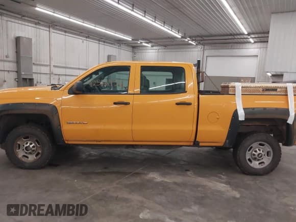 ✅ 2018 Chevrolet Silverado 2500HD Work Truck • VIN: 1GC1KUEG4JF173708 • Lot: 42516936. Listed on IAAI with 54,542 mi. Free auction sales archive from the USA and detailed vehicle history report at DreamBid. Image 14.