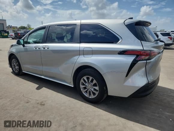 ✅ 2021 Toyota Sienna XLE • VIN: 5TDYSKFC7MS009632 • Lot: 66285675. Listed on Copart with 221,931 mi. Free auction sales archive from the USA and detailed vehicle history report at DreamBid. Image 2.