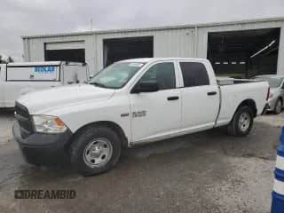 2017 Ram 1500 Tradesman z VIN 1C6RR6ST8HS708852, wystawiony jako Copart lot #89846905 z przebiegiem 167 338 mil mil oraz Czysty tytuł • Clean title. Historia ofert i sprzedaży dostępna na DreamBid. Obrazek 1.