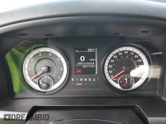 ✅ 2022 Ram 1500 Tradesman • VIN: 3C6RR6KG6NG210767 • Lot: 43426762. Wystawiony na IAAI z przebiegiem 18 317 mil. Bezpłatny archiwum sprzedaży aukcyjnych z USA i szczegółowy raport historii pojazdu na DreamBid. Zdjęcie 7.