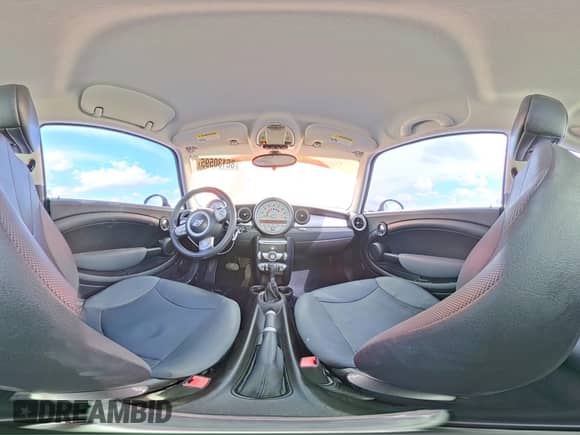 2009 MINI Hardtop z VIN WMWMF33539TW70482, wystawiony jako Copart lot #86130595 z przebiegiem 120 031 mil mil oraz Szkoda całkowita • Salvage title. Historia ofert i sprzedaży dostępna na DreamBid. Obrazek 15.