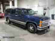 1998 Chevrolet Suburban с VIN 1GNEC16R5WJ361307, выставлен на аукционе Copart как лот 85717335 с пробегом 29 147 миль миль и Списание • Salvage title. История ставок и продаж доступна на DreamBid. Изображение 4.