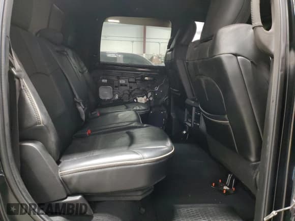 ✅ 2019 Ram 3500 • VIN: 3C63R3SL4KG641704 • Lot: 84423744. Wystawiony na Copart z przebiegiem 86 193 mil. Bezpłatny archiwum sprzedaży aukcyjnych z USA i szczegółowy raport historii pojazdu na DreamBid. Zdjęcie 10.