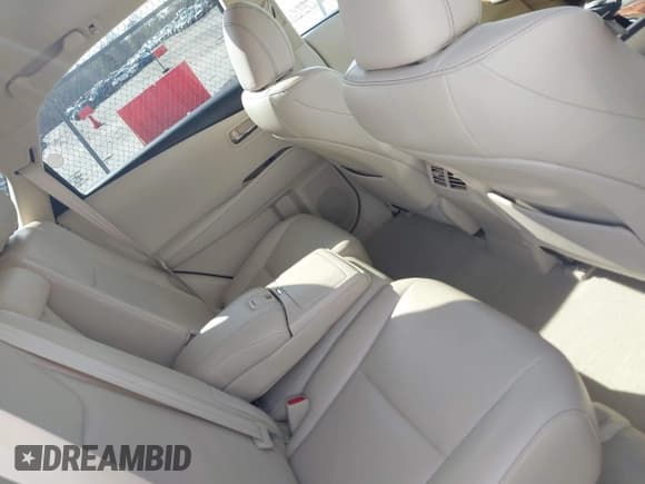 ✅ 2013 Lexus RX 350 • VIN: 2T2ZK1BAXDC131456 • Lot: 43769017. Wystawiony na IAAI z przebiegiem 62 621 mil. Bezpłatny archiwum sprzedaży aukcyjnych z USA i szczegółowy raport historii pojazdu na DreamBid. Zdjęcie 8.