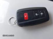 ✅ 2017 Toyota Prius Three • VIN: JTDKARFU6H3042641 • Лот: 42956847. Опубликован ранее на IAAI с пробегом Не указан. Бесплатный доступ к архиву аукционных продаж из США и подробный отчёт об истории автомобиля на DreamBid. Изображение 11.