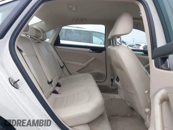 ✅ 2013 Volkswagen Passat SE • VIN: 1VWBP7A38DC132429 • Lot: 43717054. Listed on IAAI with 252,614 mi. Free auction sales archive from the USA and detailed vehicle history report at DreamBid. Image 8.