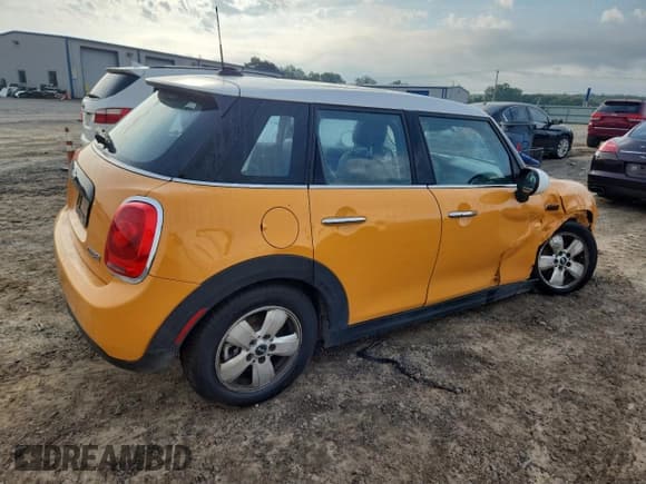 ✅ 2017 MINI Hardtop 4 Door Cooper • VIN: WMWXU1C33H2F78947 • Лот: 82020245. Опубликован ранее на Copart с пробегом 38 191 миль. Бесплатный доступ к архиву аукционных продаж из США и подробный отчёт об истории автомобиля на DreamBid. Изображение 3.