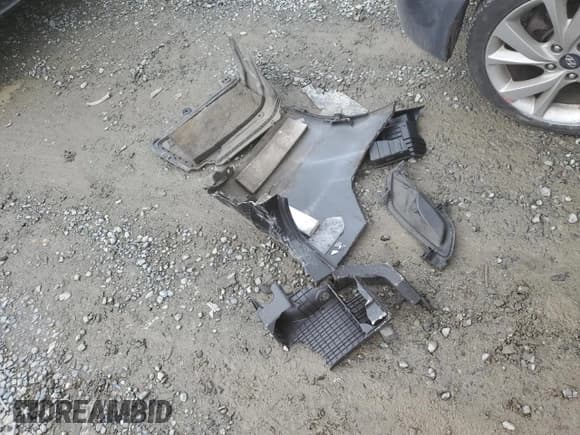 ✅ 2016 Hyundai Veloster • VIN: KMHTC6AD7GU268647 • Lot: 46264145. Wystawiony na Copart z przebiegiem 139 814 mil. Bezpłatny archiwum sprzedaży aukcyjnych z USA i szczegółowy raport historii pojazdu na DreamBid. Zdjęcie 12.