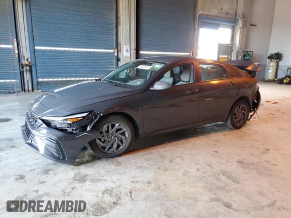 ✅ 2024 Hyundai Elantra SEL • VIN: KMHLM4DG0RU675154 • Lot: 91286785. Wystawiony na Copart z przebiegiem 42 862 mil. Bezpłatny archiwum sprzedaży aukcyjnych z USA i szczegółowy raport historii pojazdu na DreamBid. Zdjęcie 1.
