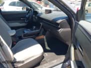 ✅ 2022 Mazda MX-30 Premium Plus • VIN: JM1DRADB1N0100219 • Lot: 42185308. Wystawiony na IAAI z przebiegiem 28 081 mil. Bezpłatny archiwum sprzedaży aukcyjnych z USA i szczegółowy raport historii pojazdu na DreamBid. Zdjęcie 5.