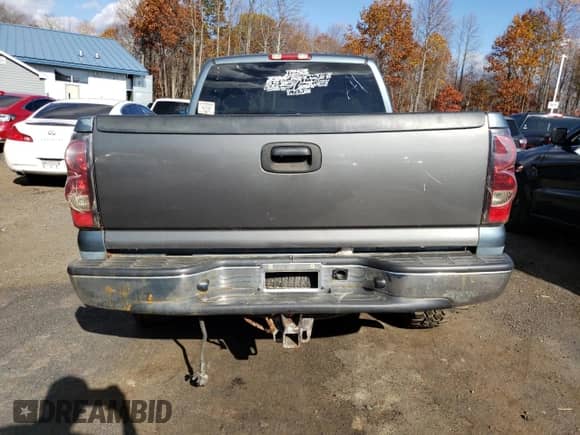 ✅ 2006 Chevrolet Silverado 1500 LS • VIN: 2GCEK19B761142711 • Lot: 78874364. Wystawiony na Copart z przebiegiem Nie podano mil. Skorzystaj z bezpłatnego archiwum sprzedaży aukcyjnych z USA i zobacz szczegółowy raport historii pojazdu na DreamBid. Zdjęcie 6.