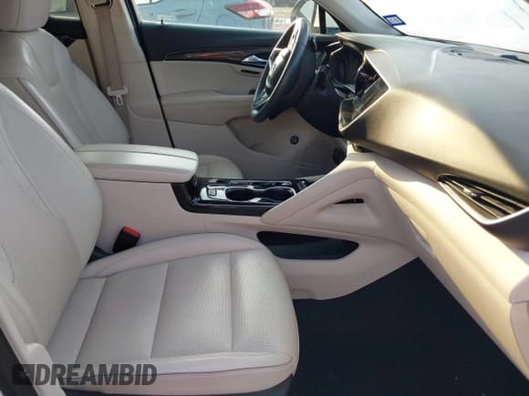 ✅ 2021 Buick Envision Essence • VIN: LRBFZNR48MD131600 • Lot: 42353208. Listed on IAAI with 54,556 mi. Free auction sales archive from the USA and detailed vehicle history report at DreamBid. Image 5.