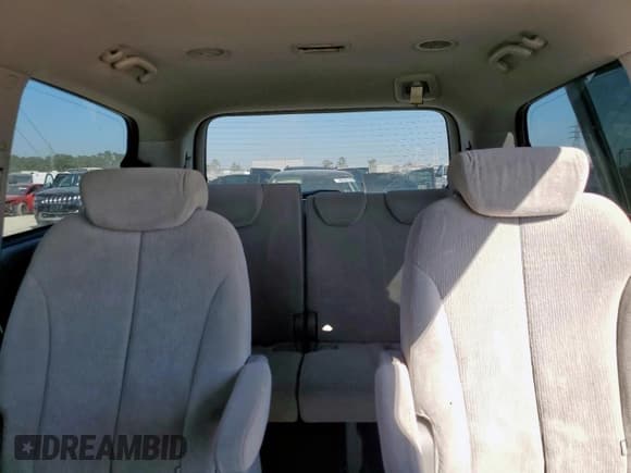 ✅ 2008 Kia Sedona LX • VIN: KNDMB233486250590 • Lot: 82492515. Listed on Copart with 316,827 mi. Free auction sales archive from the USA and detailed vehicle history report at DreamBid. Image 10.