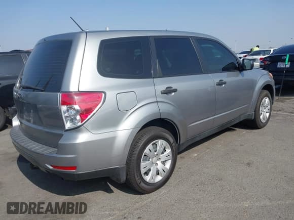 ✅ 2010 Subaru Forester X • VIN: JF2SH6AC7AH744132 • Лот: 43585364. Опубликован ранее на IAAI с пробегом 138 909 миль. Бесплатный доступ к архиву аукционных продаж из США и подробный отчёт об истории автомобиля на DreamBid. Изображение 4.