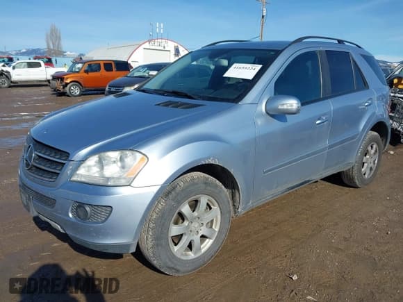 ✅ 2007 Mercedes-Benz M 320 CDI • VIN: 4JGBB22E17A211716 • Lot: 41659224. Wystawiony na IAAI z przebiegiem 150 766 mil. Bezpłatny archiwum sprzedaży aukcyjnych z USA i szczegółowy raport historii pojazdu na DreamBid. Zdjęcie 2.