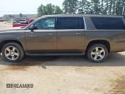✅ 2015 Chevrolet Suburban LT • VIN: 1GNSCJKC0FR513631 • Lot: 42879095. Wystawiony na IAAI z przebiegiem 239 851 mil. Bezpłatny archiwum sprzedaży aukcyjnych z USA i szczegółowy raport historii pojazdu na DreamBid. Zdjęcie 14.