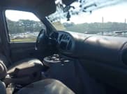 ✅ 1999 Ford Econoline Passenger XL • VIN: 1FBSS31L3XHB42338 • Lot: 43161127. Wystawiony na IAAI z przebiegiem 92 393 mil. Bezpłatny archiwum sprzedaży aukcyjnych z USA i szczegółowy raport historii pojazdu na DreamBid. Zdjęcie 5.