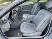 ✅ 2005 Mercedes-Benz CLK 320 • VIN: WDBTK65G85T037561 • Lot: 96326745. Wystawiony na Copart z przebiegiem 101 277 mil. Bezpłatny archiwum sprzedaży aukcyjnych z USA i szczegółowy raport historii pojazdu na DreamBid. Zdjęcie 9.