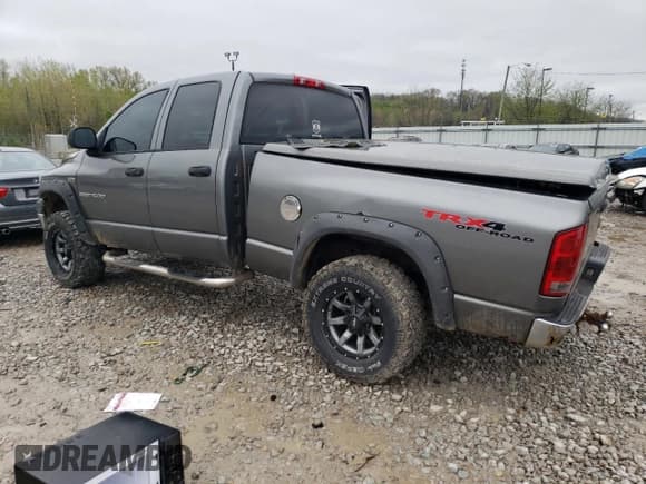 ✅ 2006 Dodge 1500 SLT • VIN: 1D7HU18226S696818 • Лот: 50461814. Опубликован ранее на Copart с пробегом 199 943 миль. Бесплатный доступ к архиву аукционных продаж из США и подробный отчёт об истории автомобиля на DreamBid. Изображение 2.