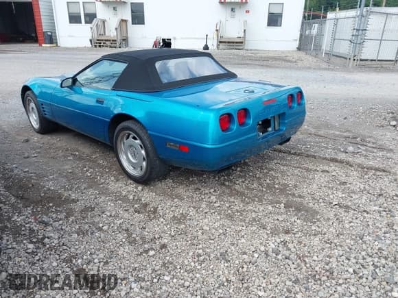 ✅ 1992 Chevrolet Corvette • VIN: 1G1YY33P0N5114962 • Лот: 42862327. Опубликован ранее на IAAI с пробегом Не указан. Бесплатный доступ к архиву аукционных продаж из США и подробный отчёт об истории автомобиля на DreamBid. Изображение 3.