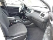 ✅ 2018 Kia Sorento LX • VIN: 5XYPG4A31JG429976 • Lot: 43719969. Wystawiony na IAAI z przebiegiem 76 130 mil. Bezpłatny archiwum sprzedaży aukcyjnych z USA i szczegółowy raport historii pojazdu na DreamBid. Zdjęcie 5.