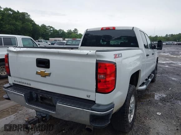 ✅ 2015 Chevrolet Silverado 2500HD LT • VIN: 1GC1KVEG8FF150588 • Lot: 42187227. Wystawiony na IAAI z przebiegiem 212 389 mil. Bezpłatny archiwum sprzedaży aukcyjnych z USA i szczegółowy raport historii pojazdu na DreamBid. Zdjęcie 4.