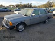 ✅ 1982 Mercedes-Benz 240 • VIN: WDBAB23AXCB296022 • Lot: 80145314. Wystawiony na Copart z przebiegiem 138 636 mil. Bezpłatny archiwum sprzedaży aukcyjnych z USA i szczegółowy raport historii pojazdu na DreamBid. Zdjęcie 1.